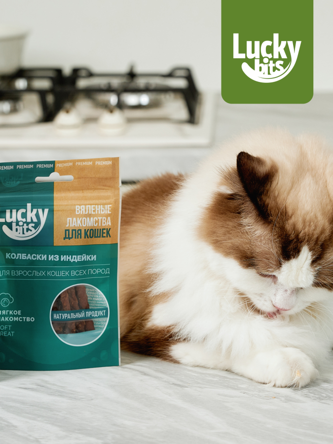 Лакомство для кошек Lucky bits вяленые куриные ломтики, 30 г